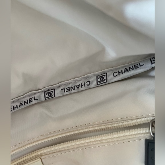 Authentic CHANEL Duffel bag/Gym bag/Tote Large! Duffel bag/Gym bag/Tote SOLD - Picture 11 of 17